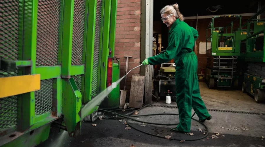 Professional warehouse cleaning with eco-friendly solutions